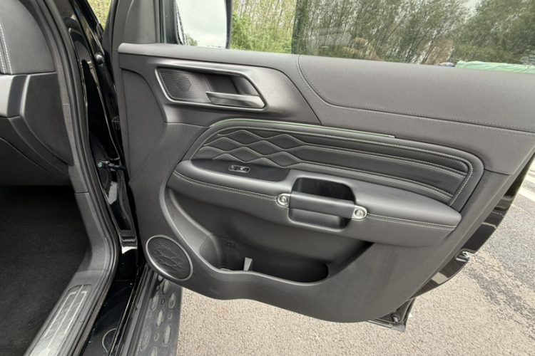 坦克300 2023款 越野版 2.0T 挑战者局部细节16