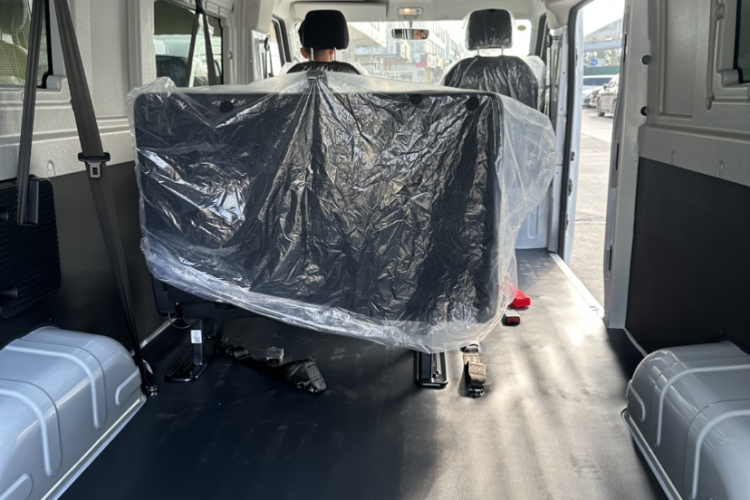 SRM鑫源新能源E3L 2025款 宁德41.86Kwh 305KM 实用型客车中控内饰7004