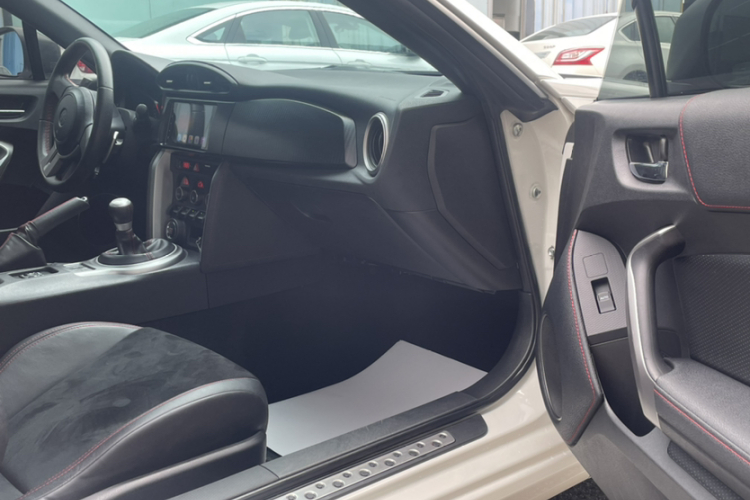 丰田86 2013款 2.0L 自动豪华型中控内饰7002