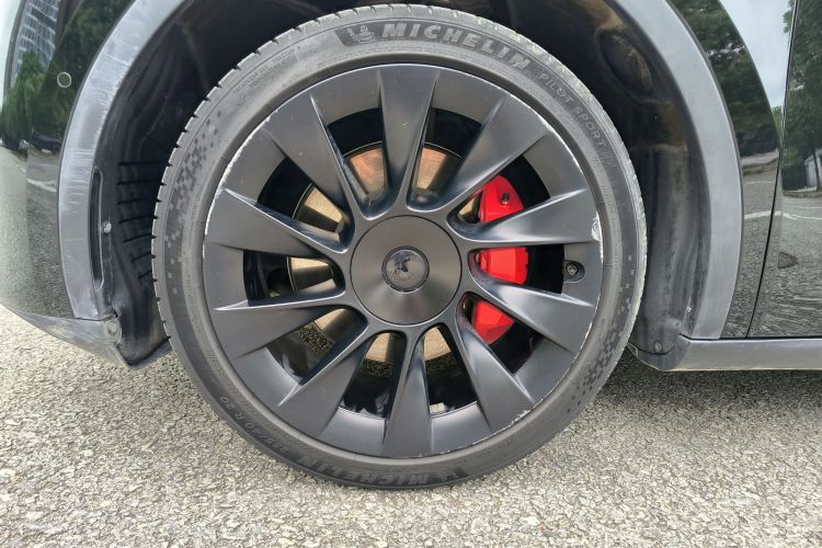 特斯拉 Model Y 2022款 改款 后轮驱动版车身外观6010