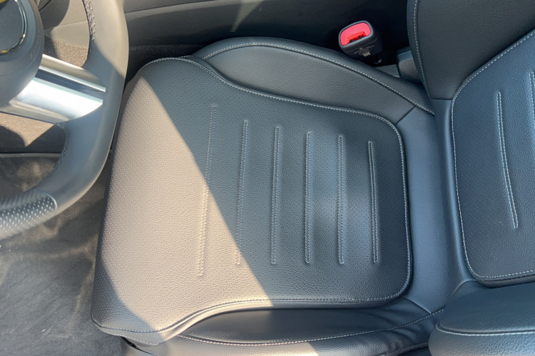 奔驰C级 2024款 C 260 L 皓夜运动版局部细节19