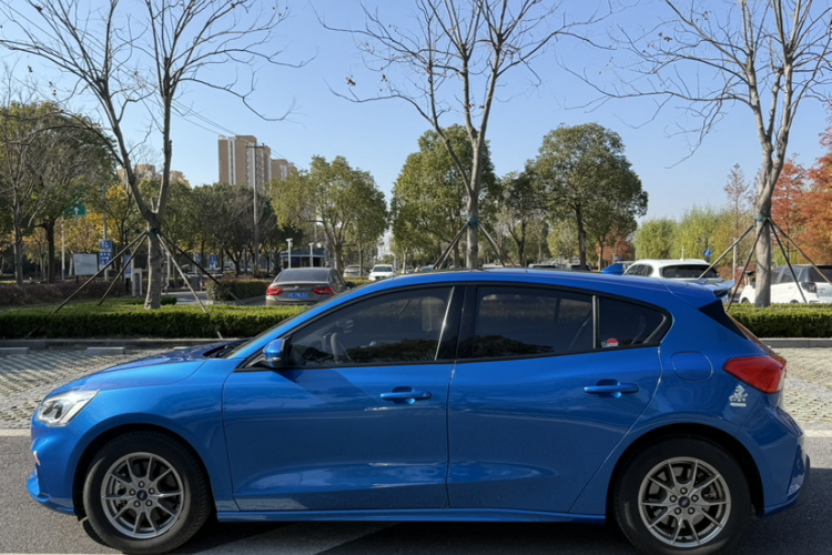 福特 福克斯 2020款 两厢 EcoBoost 180 自动锋潮型车身外观6004