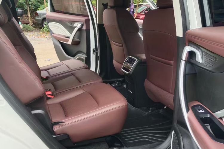 吉利汽车 嘉际 2022款 1.8TD DCT白金舒适型中控内饰7002