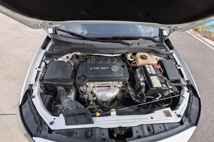 别克 英朗 2021款 改款 典范 1.5L 自动精英型中控内饰7004