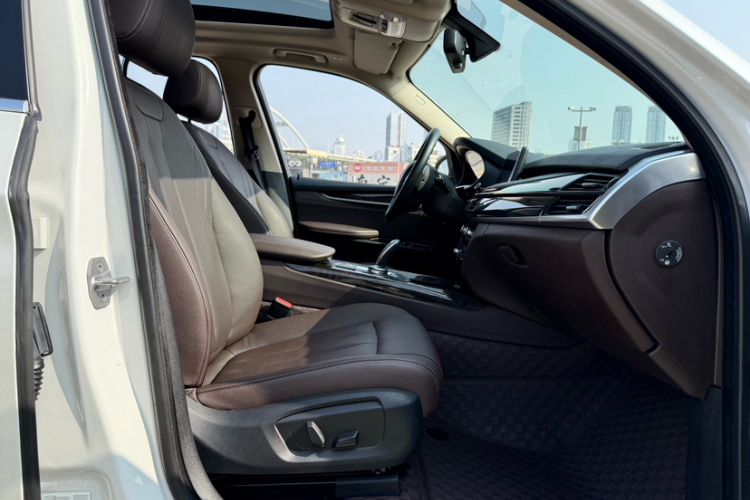 宝马X5(进口) 2015款 xDrive28i中控内饰7011