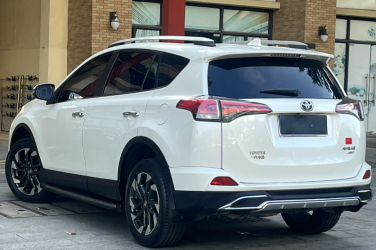 丰田 RAV4荣放 2018款 2.5L 自动四驱精英i版车身外观6012