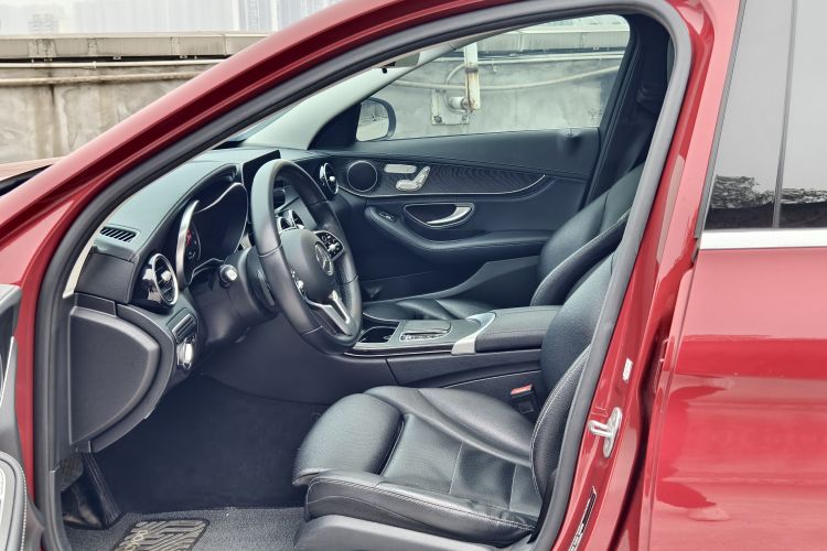 奔驰C级 2019款 C 260 L 运动版中控内饰7003