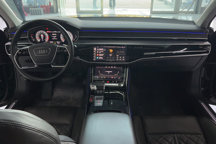 奥迪A8 2021款 A8L 50 TFSI quattro 舒适型中控内饰7005