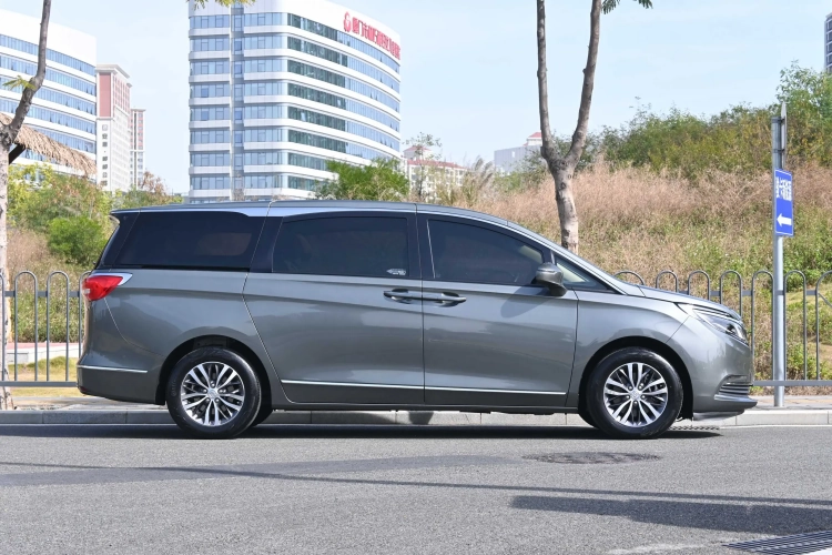 别克GL8 2017款 ES 28T 旗舰型 国V车身外观6006