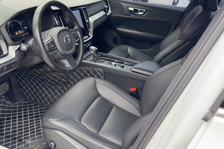 沃尔沃S60 2020款 T3 智行豪华版中控内饰7004