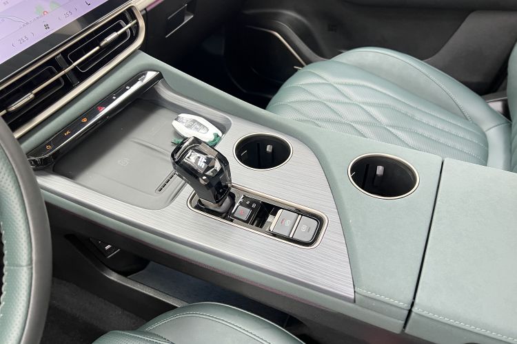 捷途山海L9 2024款 1.5TD 2DHT Pro 7座中控内饰7003