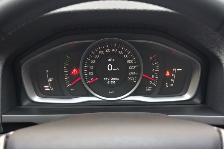 沃尔沃S60 2018款 S60L T3 智进版中控内饰15