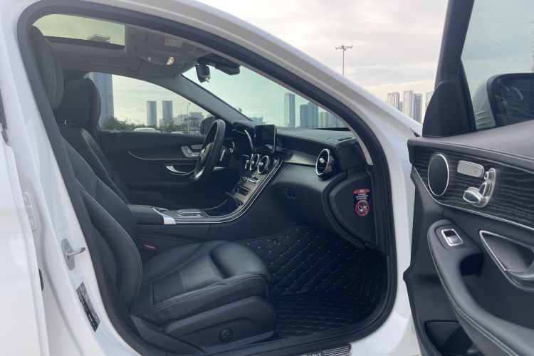 奔驰C级 2021款 C 260 L 运动版中控内饰7002