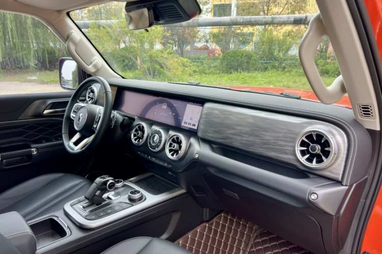 坦克300 2023款 越野版 2.0T 征服者中控内饰7010