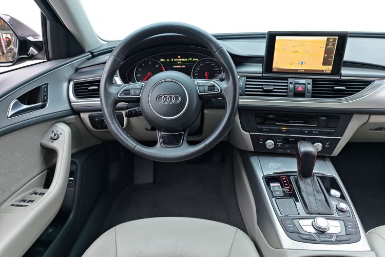 奥迪A6L 2016款 45 TFSI quattro 运动型中控内饰7003