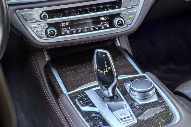 宝马7系 2017款 740Li xDrive 豪华型中控内饰7008