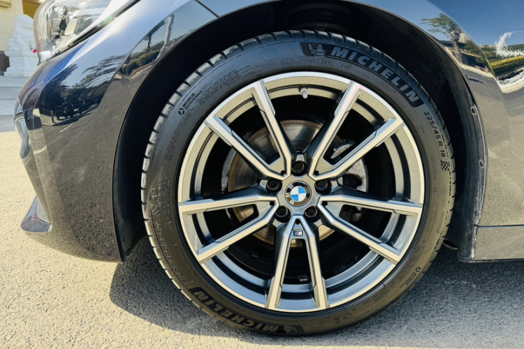 宝马3系 2021款 325Li M运动套装车身外观6002