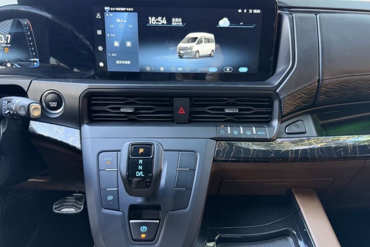 钧天黑武士Youth 2025款 2.0T 汽油巅峰版局部细节9005