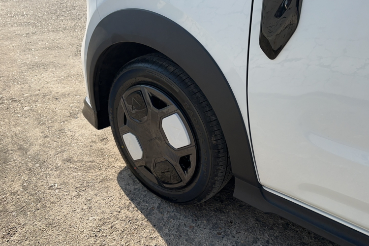 吉利银河 2025款 210km 熊猫卡丁局部细节9002