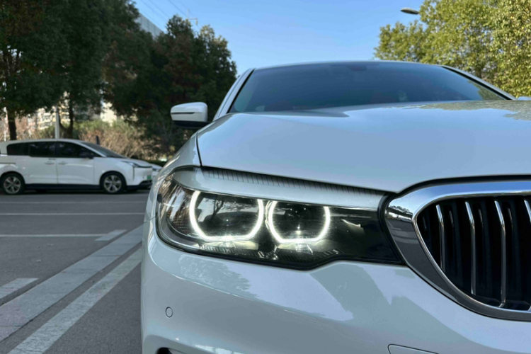 宝马5系 2018款 528Li 上市特别版车身外观6005