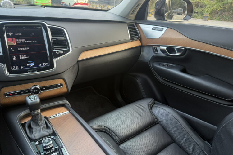 沃尔沃XC90  T6 智尊版 7座中控内饰7007