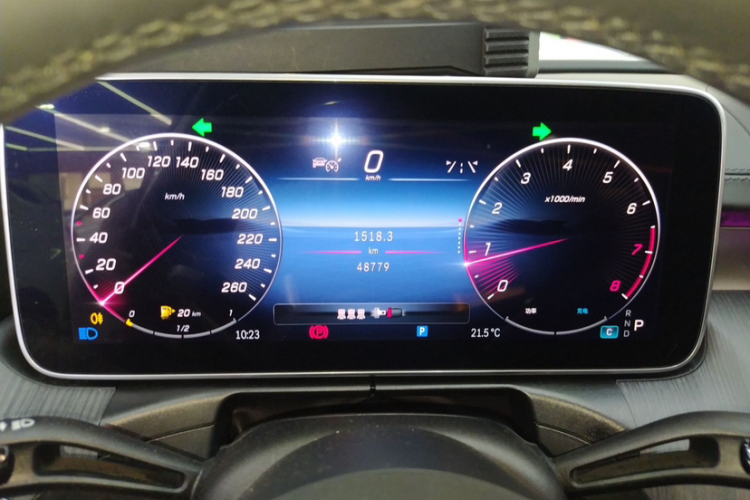 奔驰C级 2023款 C 200 L 运动版中控内饰15