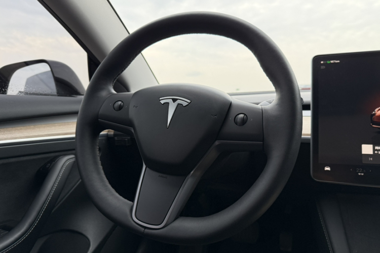 特斯拉 Model 3 2022款 后轮驱动版中控内饰7003