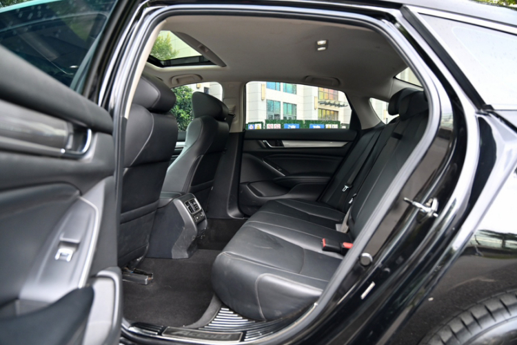 本田 雅阁 2022款 260TURBO 豪华版车身外观6005