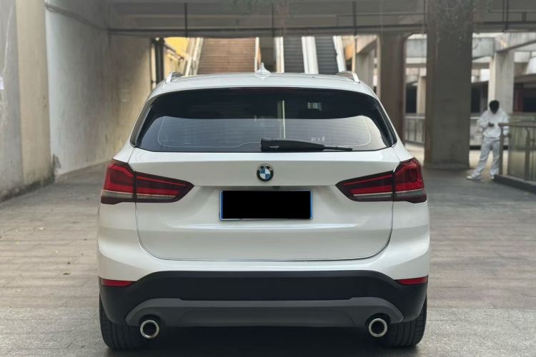 宝马X1 2021款 改款 sDrive20Li 尊享型车身外观6003