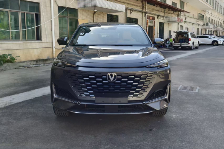 长安UNI-K 2024款 2.0T 两驱全球行版车身外观6003