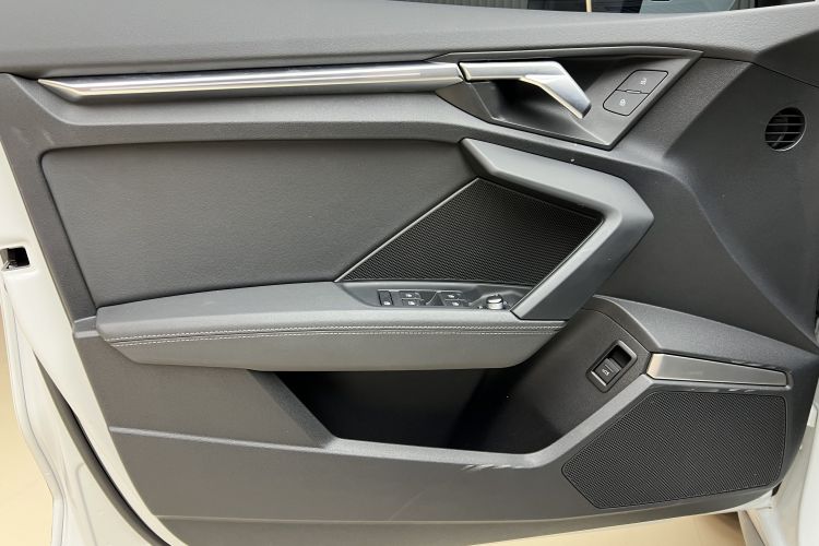 奥迪A3 2024款 Sportback 35 TFSI 豪华运动型中控内饰7010