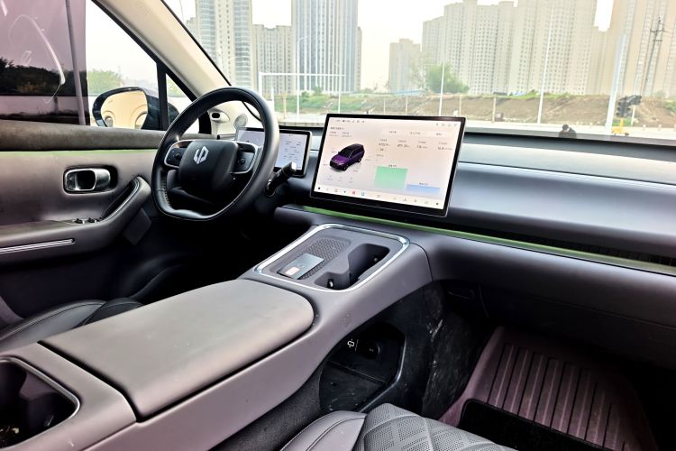 零跑汽车 零跑C16 2026款 增程 280激光雷达智尊版 5座中控内饰7005