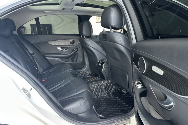 奔驰C级 2016款 C 200 L 运动型中控内饰7009