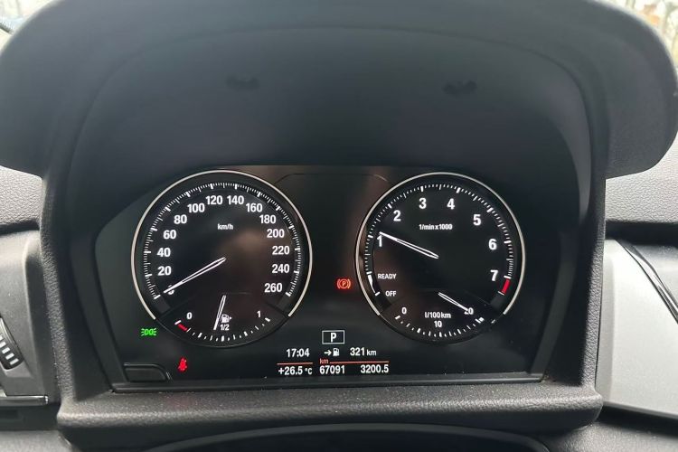 宝马2系多功能旅行车 2019款 220i 领先型中控内饰15