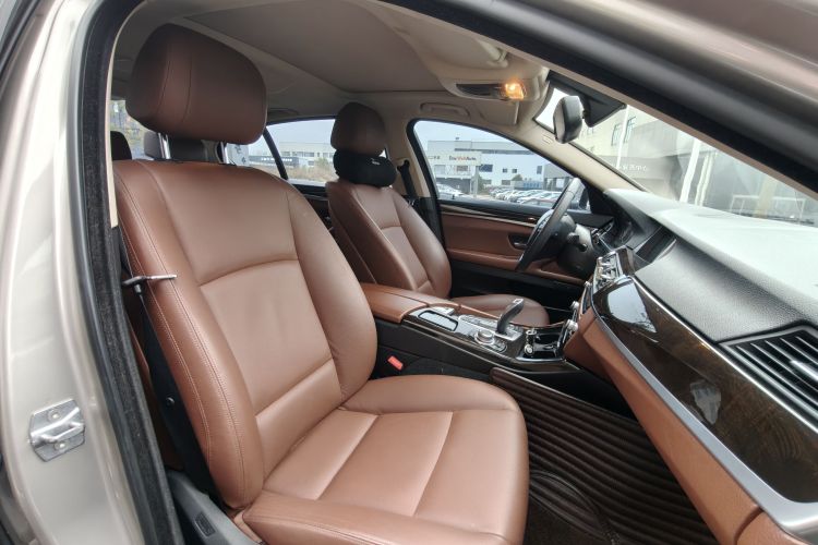 宝马5系 2014款 525Li 领先型中控内饰7006