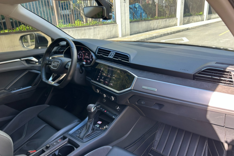 奥迪Q3 Sportback 2020款 40 TFSI 时尚型中控内饰7007