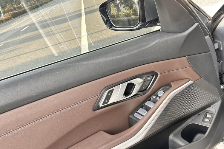 宝马3系 2023款 325Li xDrive M运动套装中控内饰7010