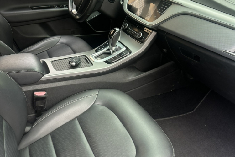 吉利汽车 帝豪GL 2018款 1.4T DCT精英智联型中控内饰7003