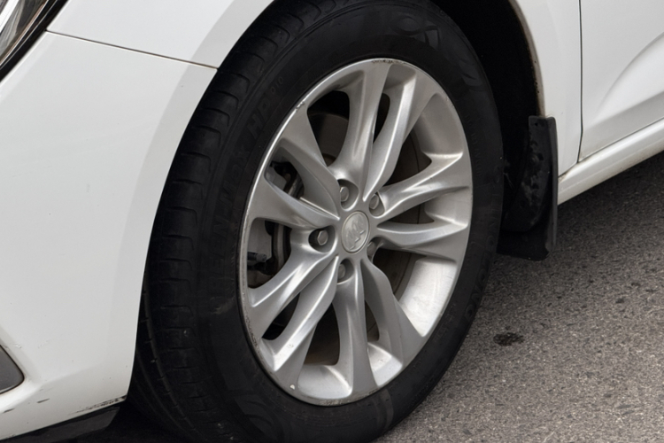 别克 威朗 2019款 三厢 20T 双离合领先型车身外观6001