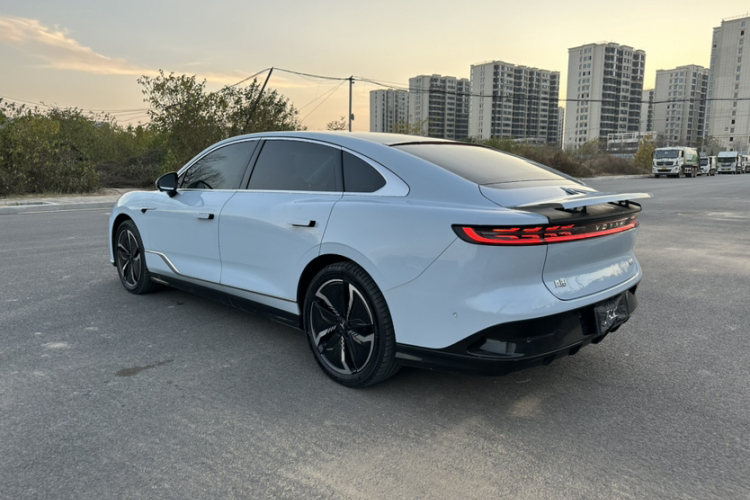 岚图汽车 岚图追光 2023款 四驱标准版车身外观6004