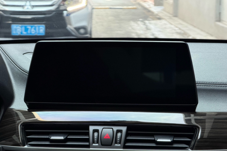 宝马X1 2022款 改款 xDrive25Li 尊享型中控内饰7001