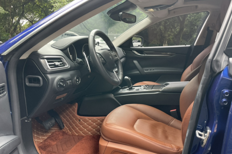 玛莎拉蒂 Ghibli 2017款 3.0T 标准版中控内饰7005