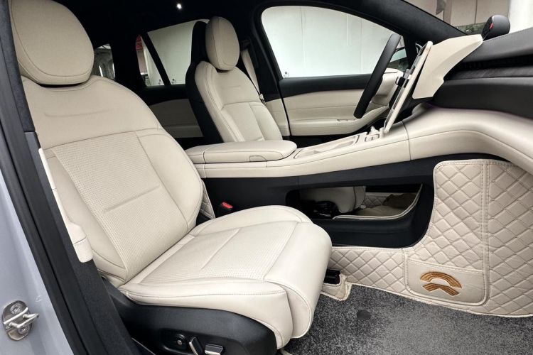 蔚来ES6 2024款 75kWh中控内饰7009