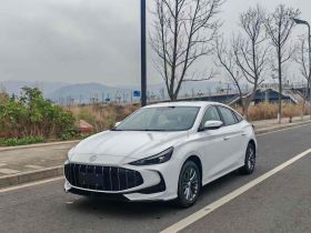 名爵 MG5 2025款 180DVVT 全球豪华版