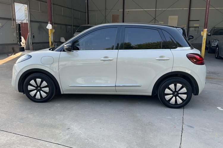 五菱汽车 五菱缤果 2023款 333km 灵犀互联+款车身外观6008