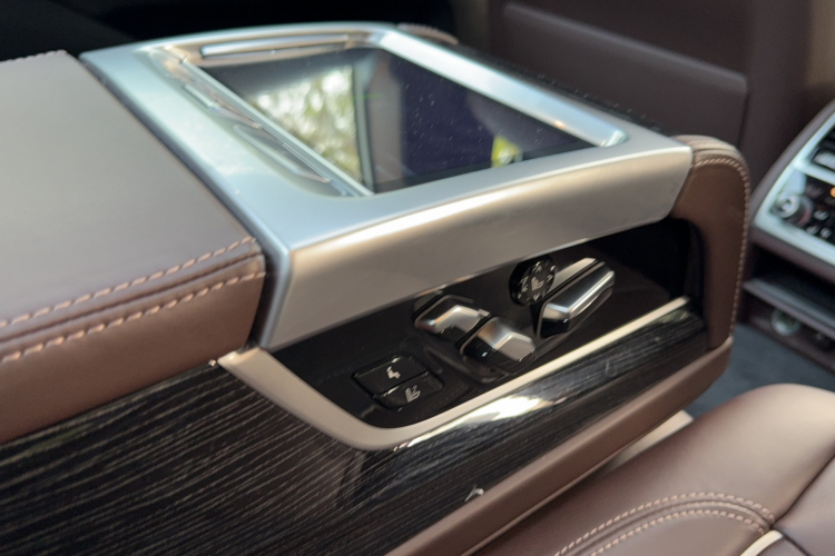 宝马7系 2019款 730Li M运动套装中控内饰7007