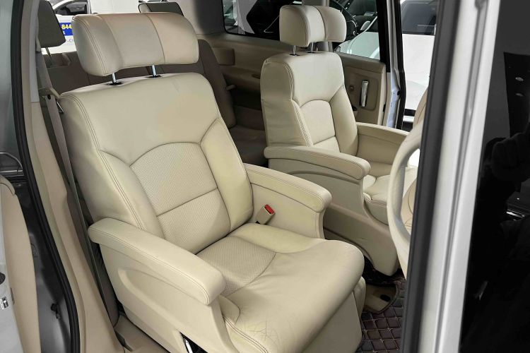 日产 贵士 2013款 3.5L SL中控内饰7015