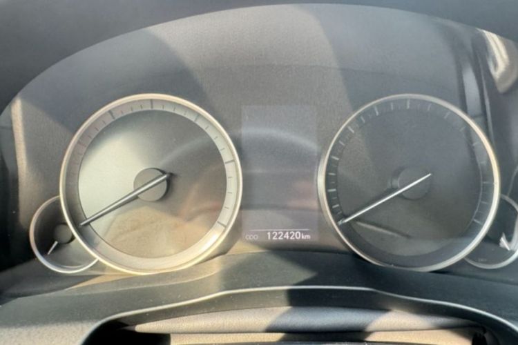 雷克萨斯ES 2015款 200 精英版中控内饰15