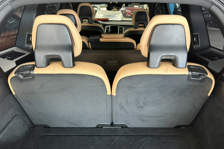 沃尔沃XC90 2018款 T6 智逸版 7座中控内饰7004