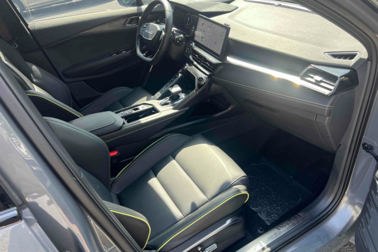 领克06 2023款 Remix 1.5T 劲Halo中控内饰7006